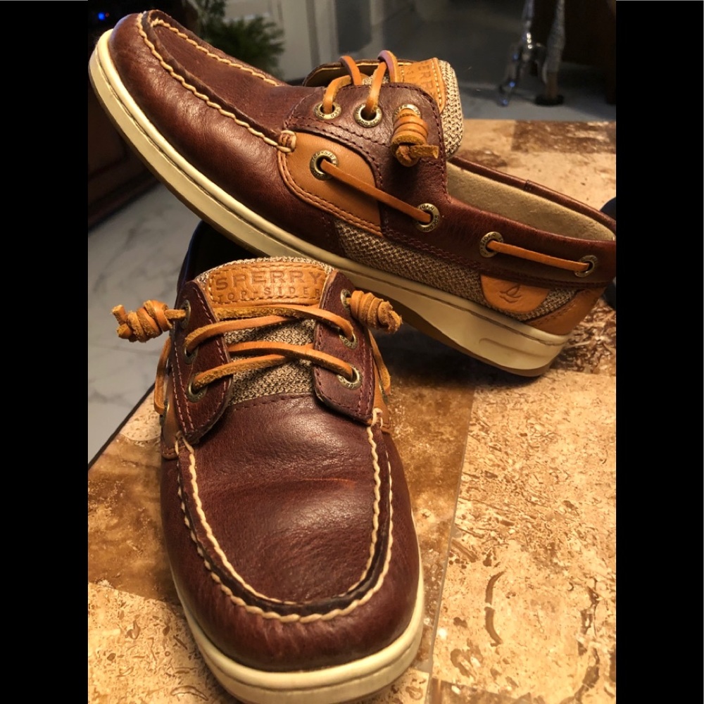 Beautifully maintained cozy, stylish loafers.